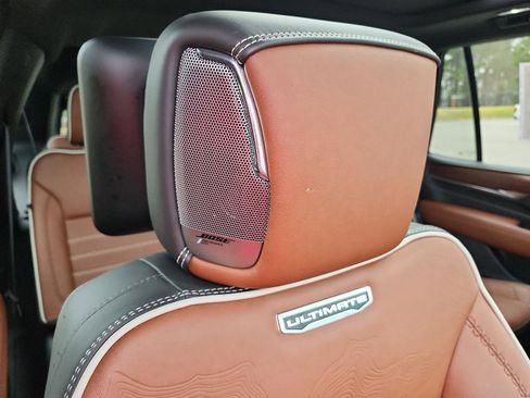 Certified 2024 GMC Yukon Denali Ultimate image 9