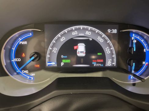 Used 2025 Toyota RAV4 XLE AWD/4WD image 17