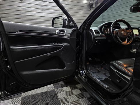 Used 2021 Jeep Grand Cherokee Limited AWD/4WD image 30