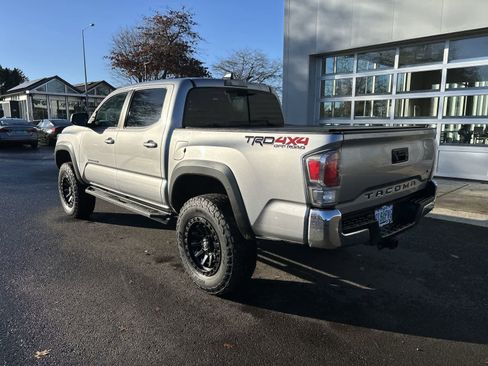 Used 2021 Toyota Tacoma TRD Off-Road image 3