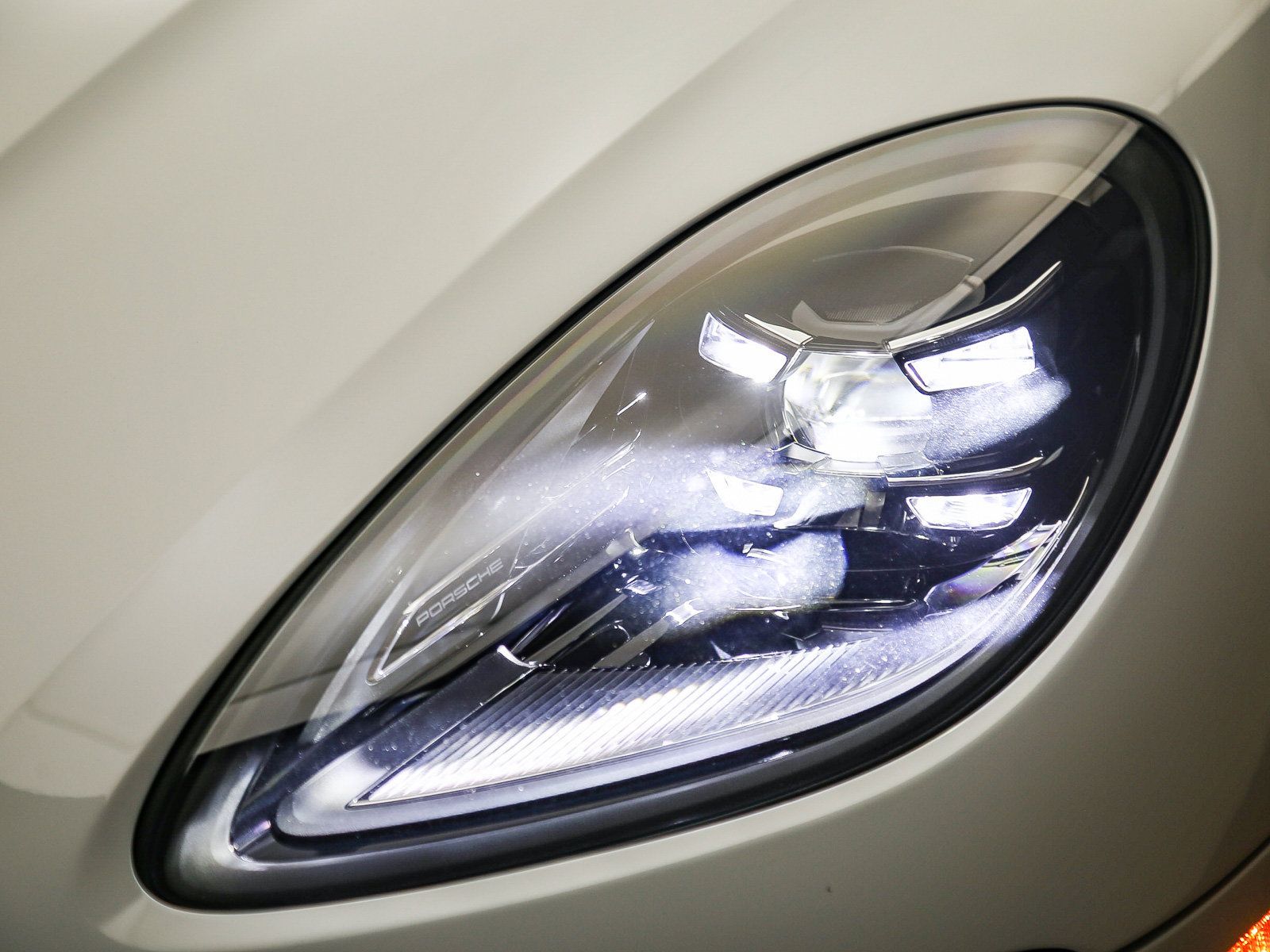 Certified 2026 Porsche Macan S AWD/4WD image 11