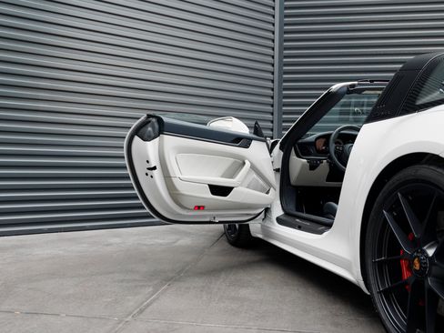 Certified 2026 Porsche 911 Targa 4 GTS image 16