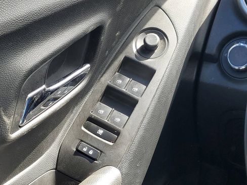 Used 2016 Chevrolet Trax LT w/ LT Convenience Package FWD image 14