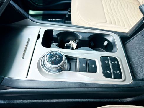 Used 2020 Ford Explorer XLT image 39