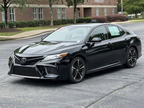 Used 2019 Toyota Camry XSE FWD image 2