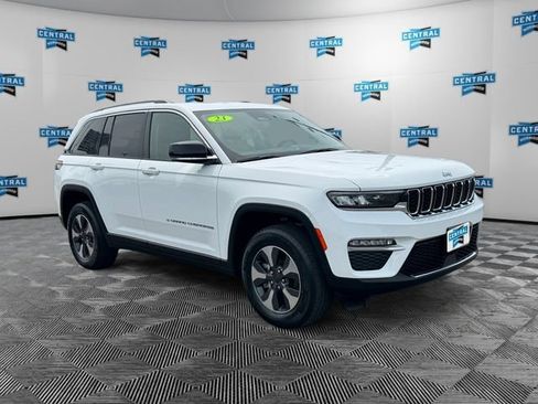 Used 2023 Jeep Grand Cherokee 4WD 4xe image 8