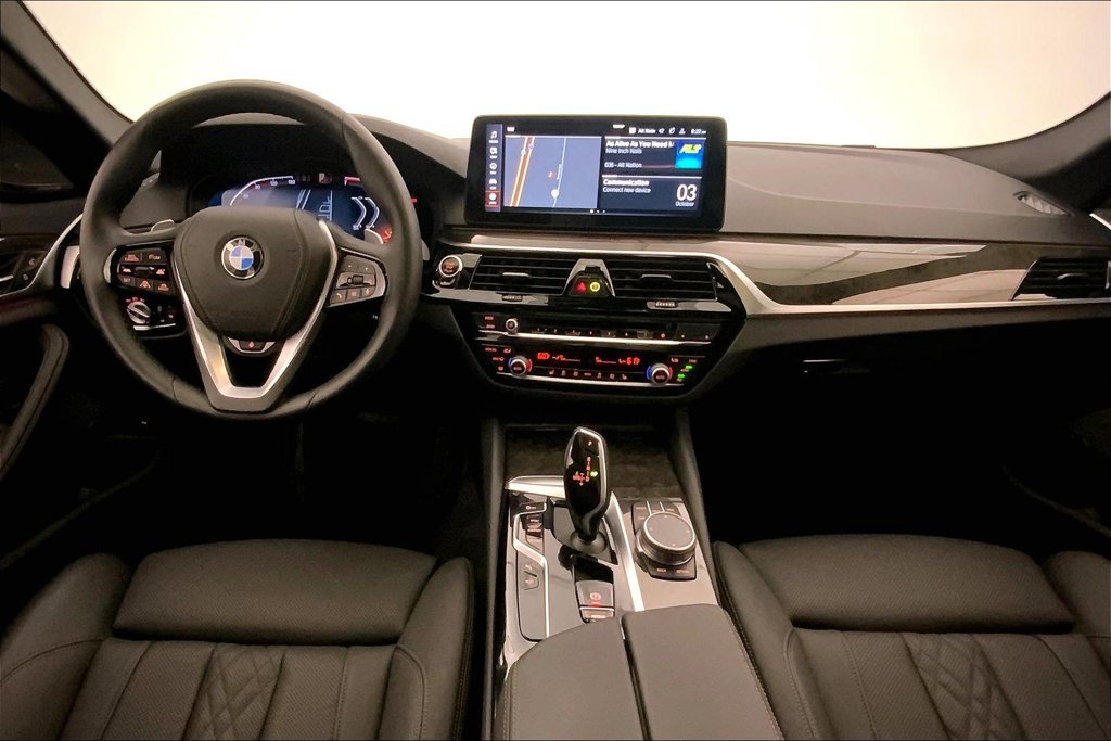 Used 2021 BMW 530i xDrive w/ Premium Package AWD/4WD image 16