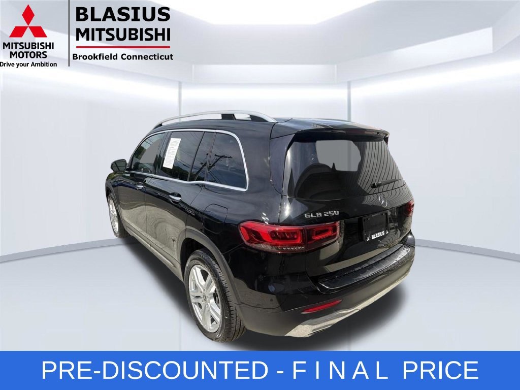 Used 2022 Mercedes-Benz GLB 250 4MATIC w/ Premium Package Lite image 19