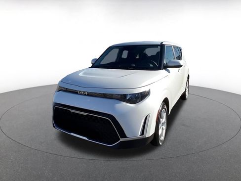 Used 2025 Kia Soul LX w/ LX Technology Package image 7