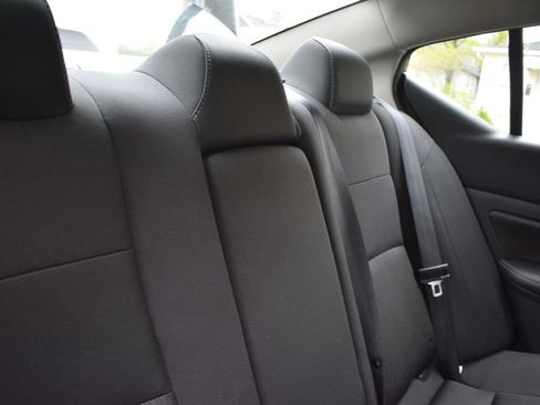Used 2025 Nissan Altima 2.5 SV FWD image 29