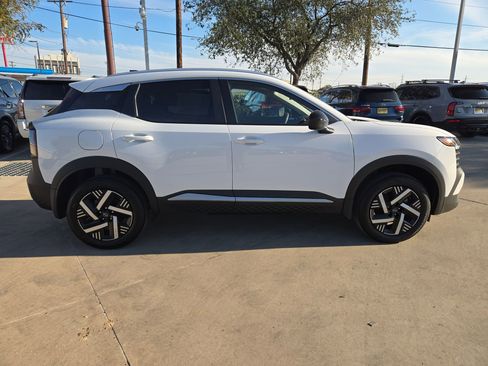 New 2026 Nissan Kicks SV image 2