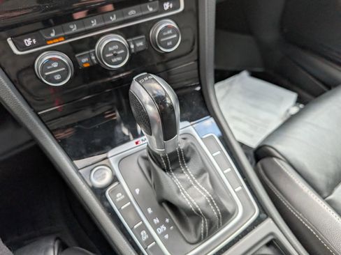 Used 2016 Volkswagen Golf 4-Door image 17