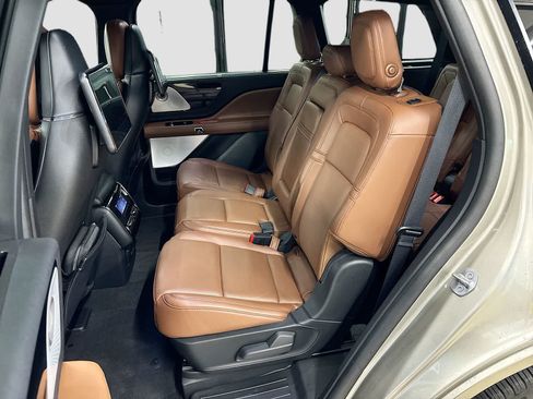 Used 2023 Lincoln Aviator Grand Touring w/ Equipment Group 301A AWD/4WD image 25