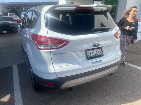 Used 2015 Ford Escape SE FWD image 17