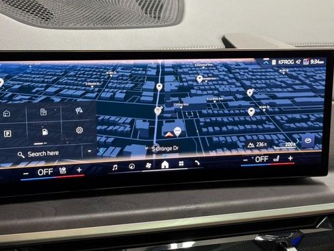 Certified 2025 BMW X7 xDrive40i w/ M Sport Package image 24