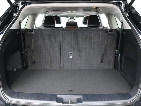 Used 2024 Toyota Highlander XLE AWD/4WD image 32