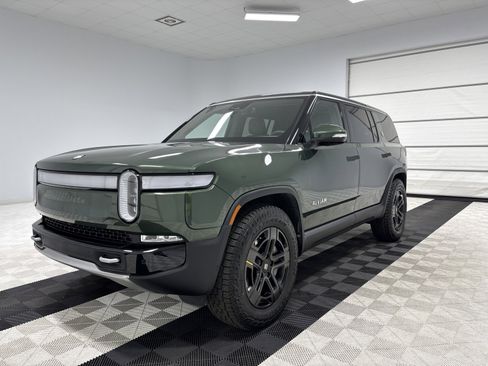 Used 2024 Rivian R1S Adventure AWD/4WD image 1