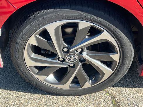 Used 2018 Toyota Corolla iM w/ Carpet Mat Package (TMS) FWD image 17
