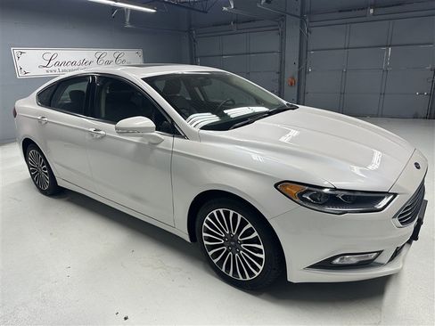Used 2017 Ford Fusion SE w/ Equipment Group 202A AWD/4WD image 8