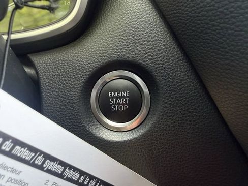 Used 2025 Toyota Corolla SE FWD image 24