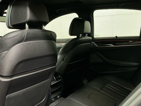 Used 2019 BMW M550i xDrive M550i xDrive image 28