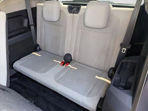 Used 2021 Volkswagen Tiguan S FWD image 19