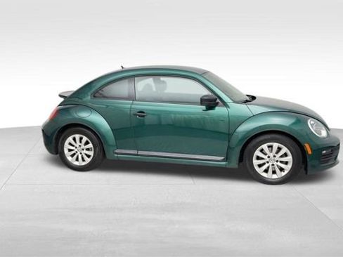 Used 2018 Volkswagen Beetle 2.0T S image 10