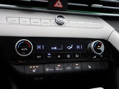 New 2025 Hyundai Elantra Limited image 37