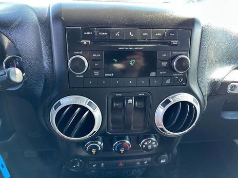 Used 2016 Jeep Wrangler Rubicon image 34