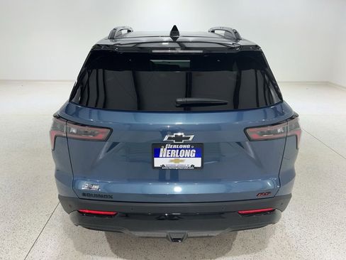 Used 2025 Chevrolet Equinox RS FWD image 4