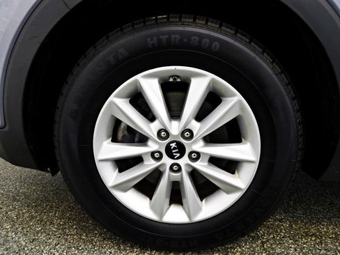 Used 2020 Kia Sorento LX FWD image 18