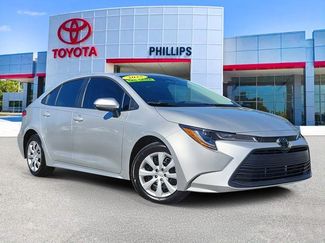 Used 2025 Toyota Corolla LE video 1