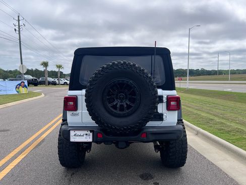 Used 2021 Jeep Wrangler Unlimited Rubicon AWD/4WD image 5
