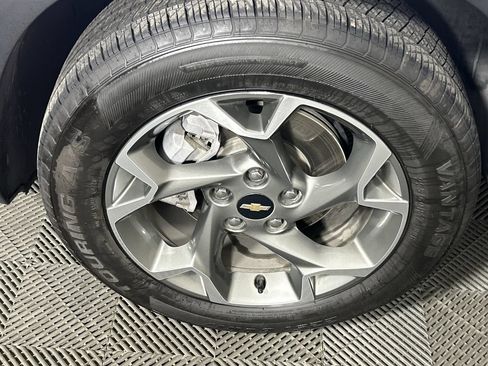 Used 2025 Chevrolet Trax LT FWD image 10