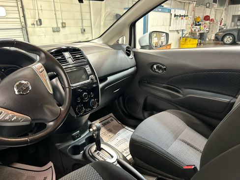Used 2017 Nissan Versa Note SV FWD image 4