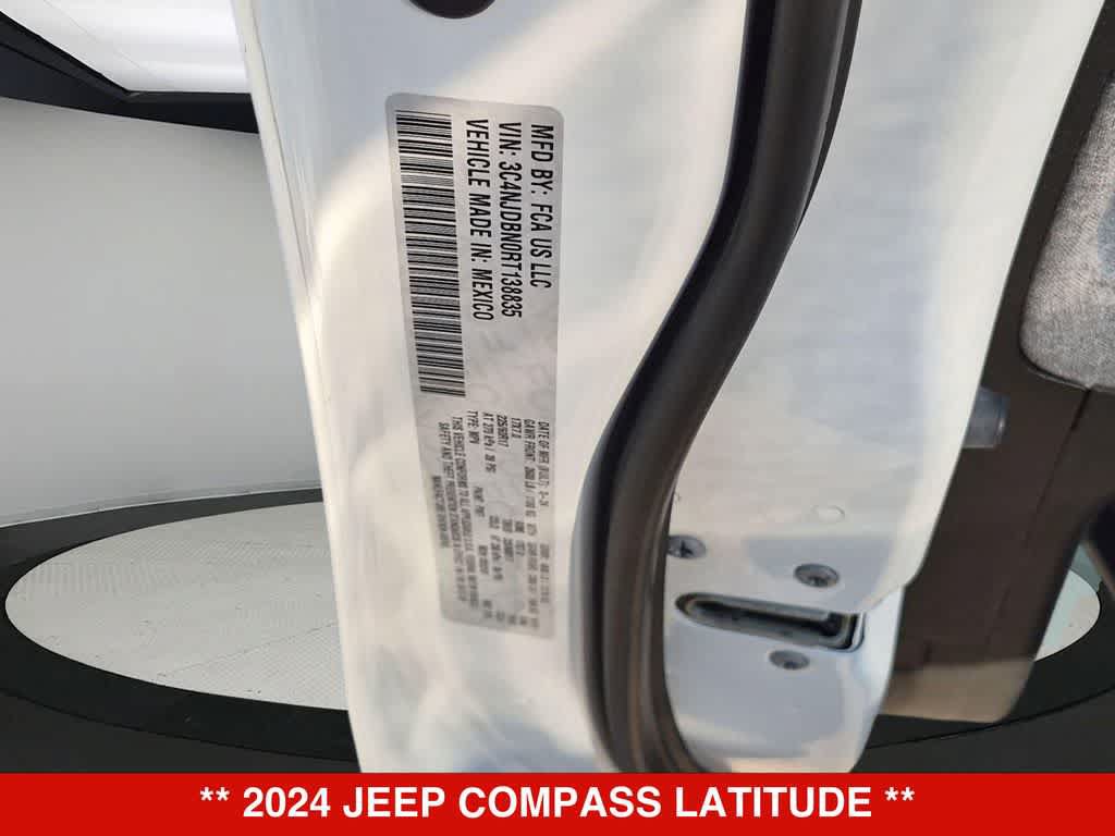 Used 2024 Jeep Compass Latitude AWD/4WD image 34