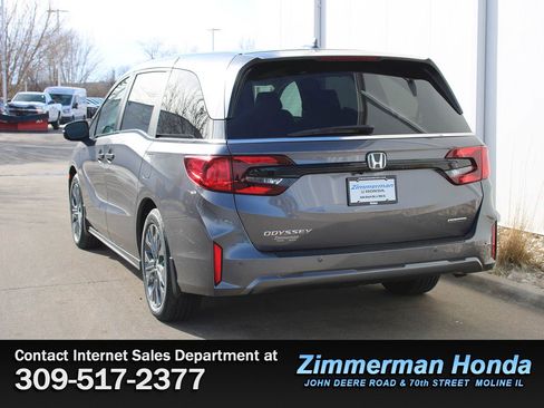 New 2026 Honda Odyssey Touring image 7