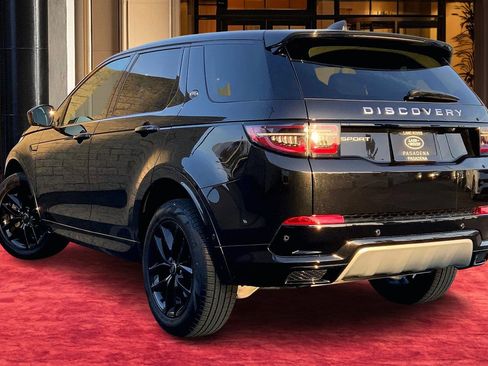 Used 2024 Land Rover Discovery Sport S image 11