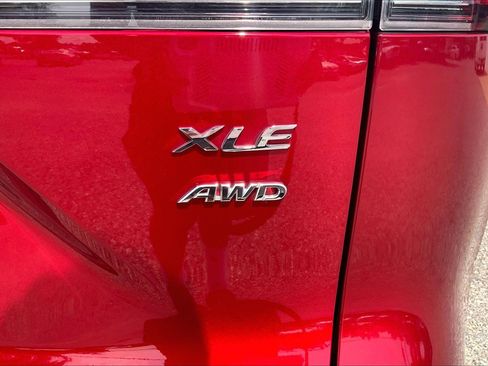 Used 2025 Toyota Corolla Cross XLE AWD/4WD image 10