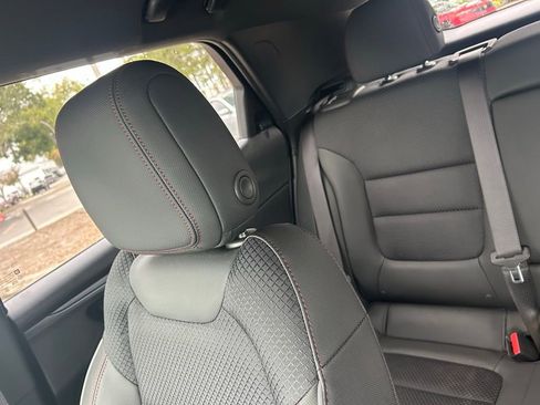 Used 2021 Chevrolet TrailBlazer RS w/ Technology Package image 12