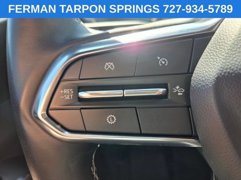 Used 2025 Chevrolet Traverse LT FWD image 31