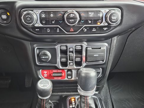 Used 2023 Jeep Wrangler Unlimited Rubicon w/ Steel Bumper Group image 14