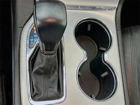 Used 2018 Jeep Grand Cherokee Limited image 17