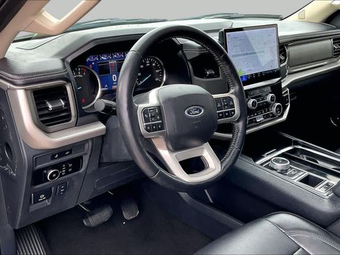 Certified 2024 Ford Expedition XLT RWD image 16