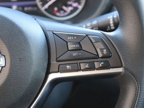 Used 2024 Nissan Sentra SV FWD image 14