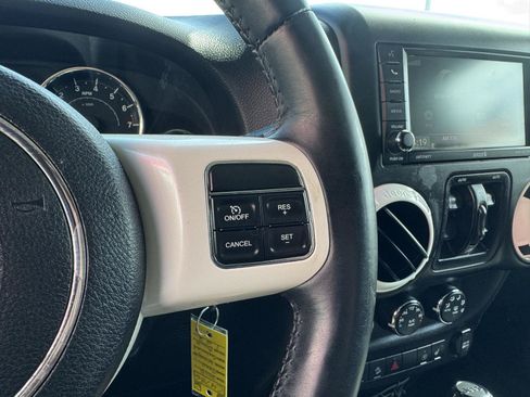 Used 2015 Jeep Wrangler Unlimited Sahara AWD/4WD image 16