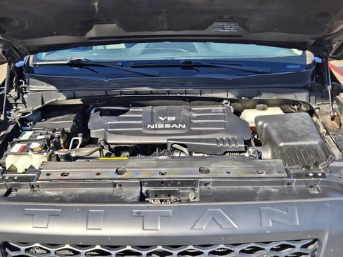 Used 2017 Nissan Titan S image 10