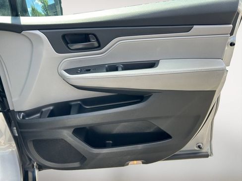 Used 2018 Honda Odyssey EX-L image 25