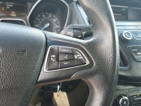 Used 2018 Ford Focus SE FWD image 13