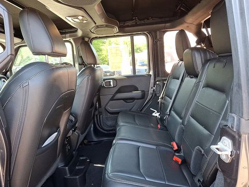 Certified 2022 Jeep Wrangler Unlimited Sahara w/ Cold Weather Group AWD/4WD image 12